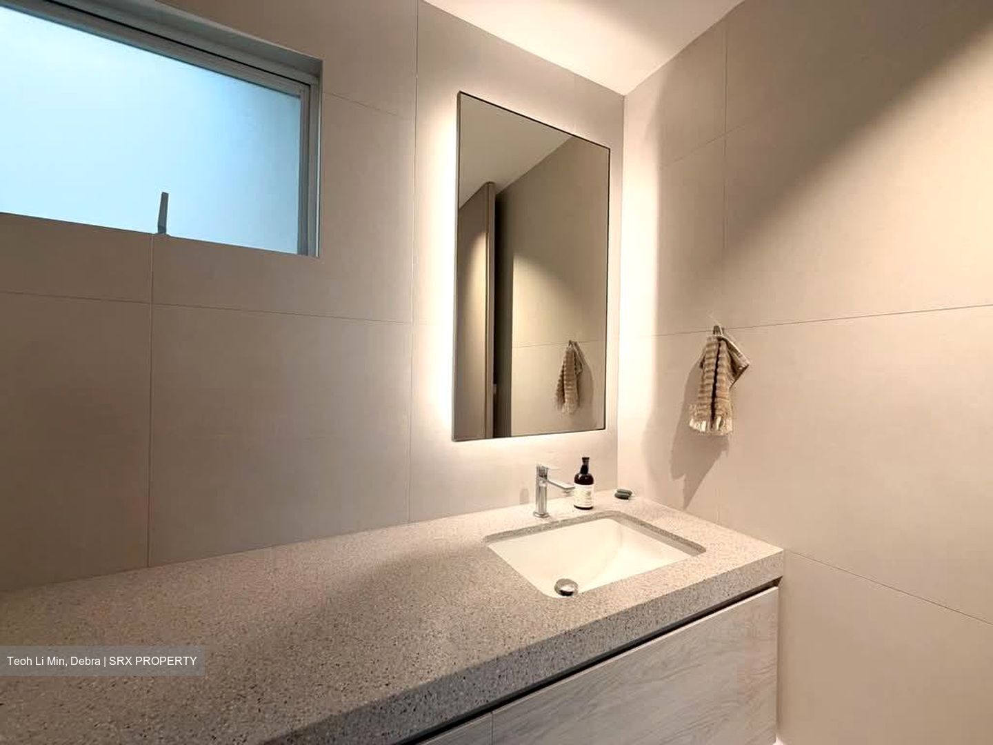 Hillview Heights (D23), Condominium #584466911